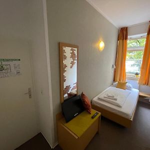 Budget Zimmer mit Kingsize-Bett